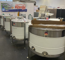 Lade das Bild in den Galerie-Viewer, 12 Waben für DN, Zander, DN, LR, Selbstwende-Schleuder Motor unten Ø 950 mm DOPPELKASSETTEN